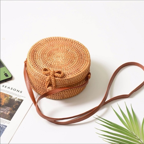 Handbags - Rattan round woven crossbody bohemian beach purse